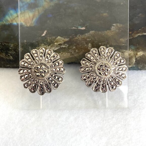 VTG Sterling Silver 925 Marcasite Floral Flower Screw Back Earrings - Picture 13 of 16